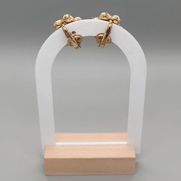 TRIFARI Vintage Clip On Earrings - Picture 2 of 4